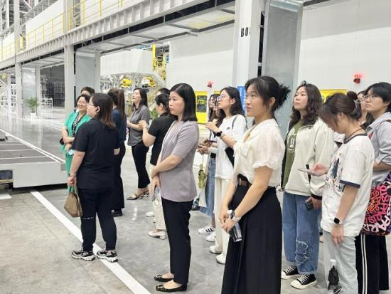 职在盐城 创业启航—— “走进国企看发展”活动共绘发展蓝图