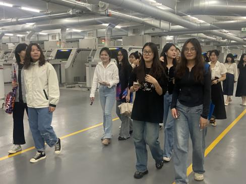 职在盐城 创业启航—— “走进国企看发展”活动共绘发展蓝图